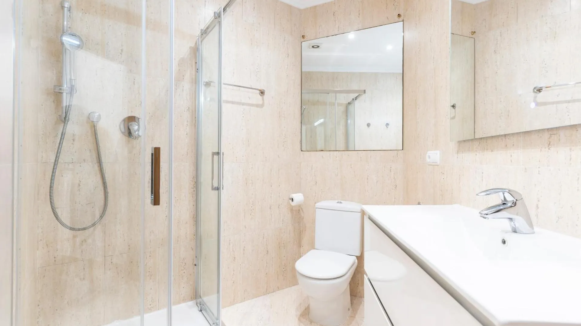 Espacioso Y Bien Equipado Apartamento Cerca De La Playa San Sebastián Hiszpania